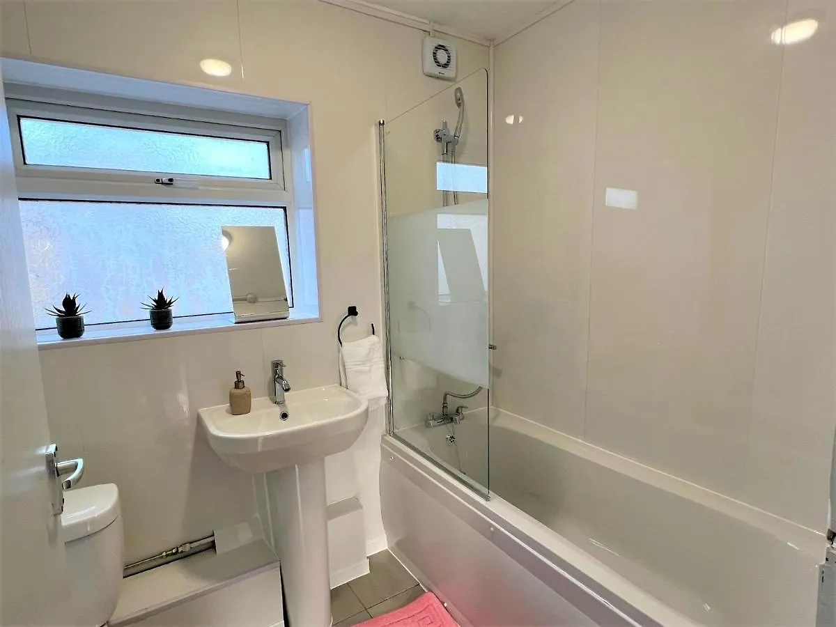 Stepney Green Comfy Double Bed Rooms 14 London 0*,  United Kingdom