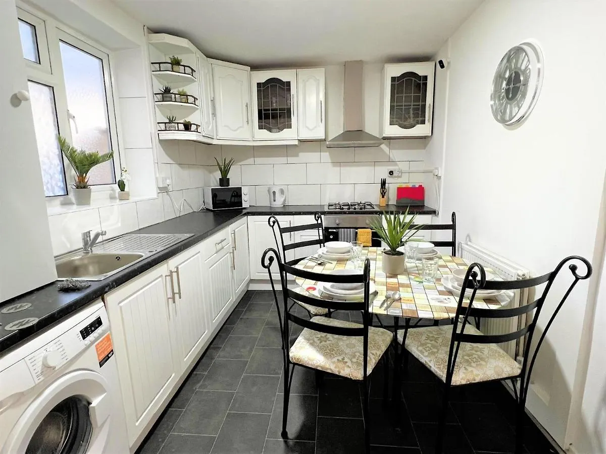 Guest house Stepney Green Comfy Double Bed Rooms 14 London